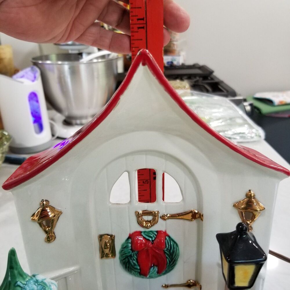 Holland Mold Lighted Winter House Figurine – Works, Repaired Crack READ - Picture 12 of 12